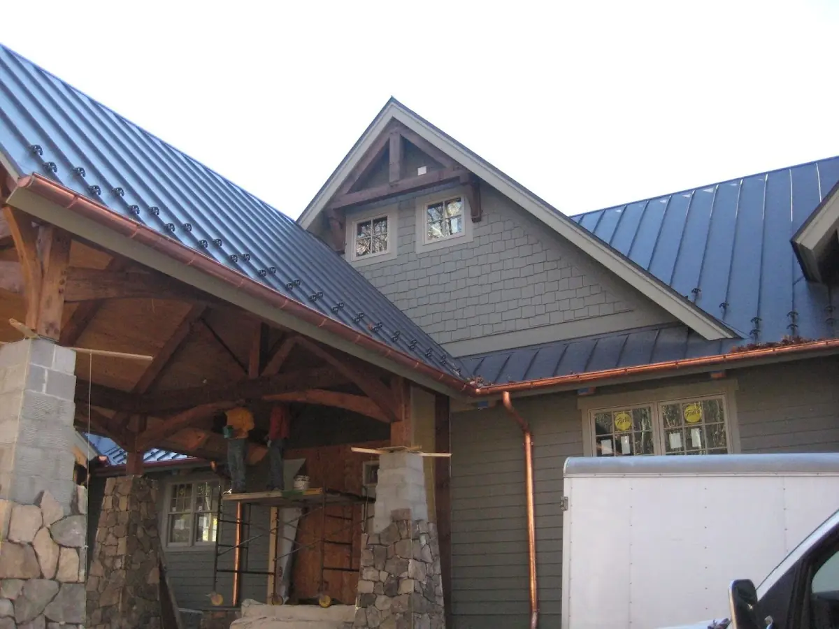 Craftsman Roofing team delivering quality roofing work in Indianland